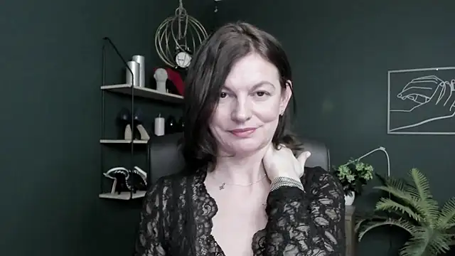 VivianWILD online show from April 23, 12:29 pm