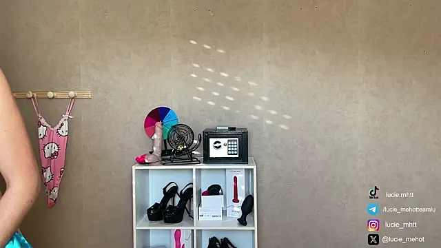 lucie mehott online show from September 18, 7:10 am