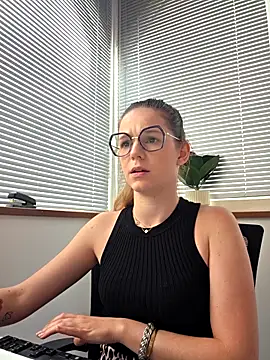 lucie mehott online show from May 18, 9:37 am
