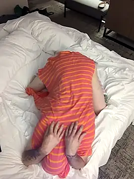 nickybaby online show from October 24, 5:04 am