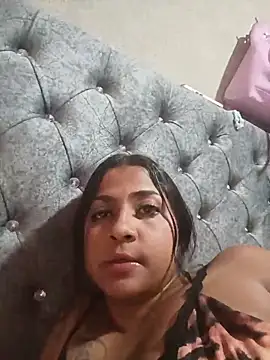 Snapshot of Giselabrunette25 chatting on May 30, 8:44 am Giselabrunette25 online show from May 30, 8:44 am