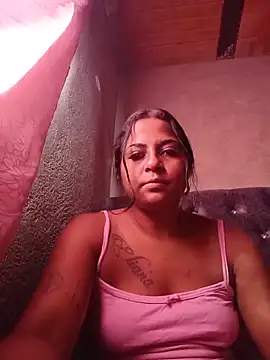 Snapshot of Giselabrunette25 chatting on June 11, 12:36 pm Giselabrunette25 online show from June 11, 12:36 pm