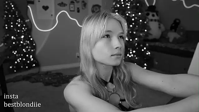 Snapshot of bestblonde chatting on January 2, 5:18 pm bestblonde online show from January 2, 5:18 pm