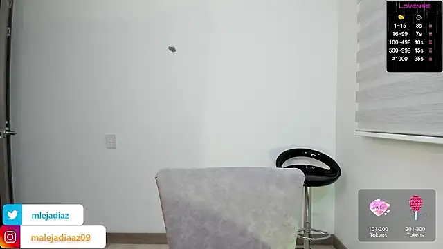 Snapshot of MalejaDiaz_ chatting on December 2, 8:33 pm MalejaDiaz online show from December 2, 8:33 pm