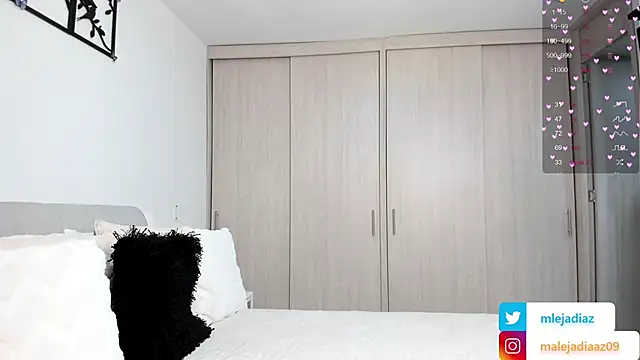 Snapshot of MalejaDiaz_ chatting on March 21, 3:24 pm MalejaDiaz online show from March 21, 3:24 pm