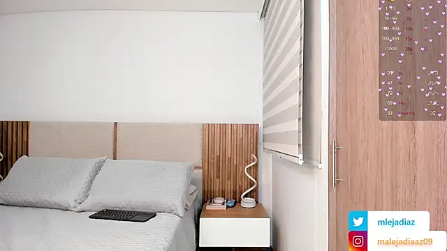 Snapshot of MalejaDiaz_ chatting on October 8, 4:04 pm MalejaDiaz online show from October 8, 4:04 pm