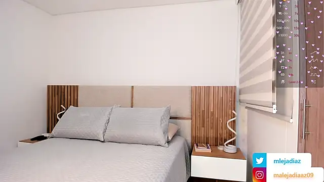 MalejaDiaz  online show from November 27, 8:22 pm