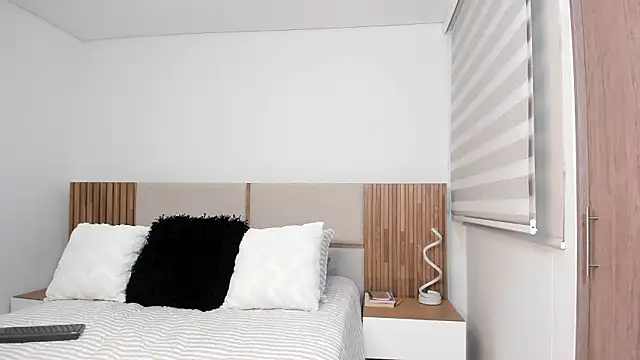 MalejaDiaz  online show from March 7, 2:03 pm