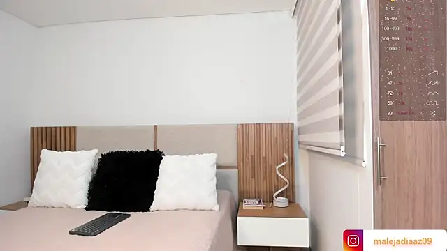 MalejaDiaz  online show from April 20, 8:21 pm