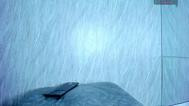 Hilary-banks online show from December 19, 9:07 am