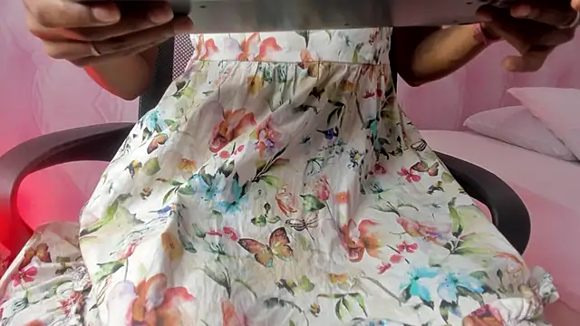 Hilary-banks online show from January 31, 4:03 am