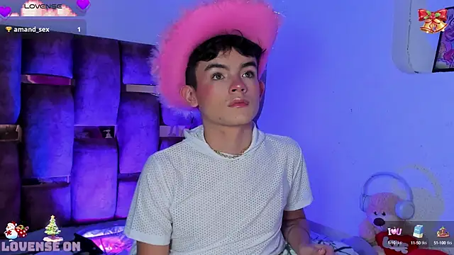 Snapshot of Angelo_018 chatting on December 11, 6:25 am Angelo 018 online show from December 11, 6:25 am