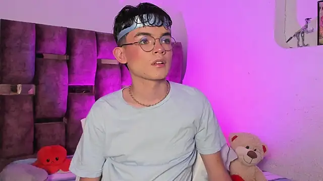 Snapshot of Angelo_018 chatting on January 3, 4:22 am Angelo 018 online show from January 3, 4:22 am