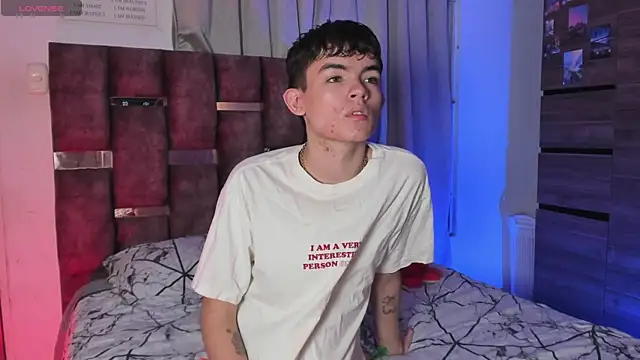 Snapshot of Angelo_018 chatting on January 15, 1:31 pm Angelo 018 online show from January 15, 1:31 pm