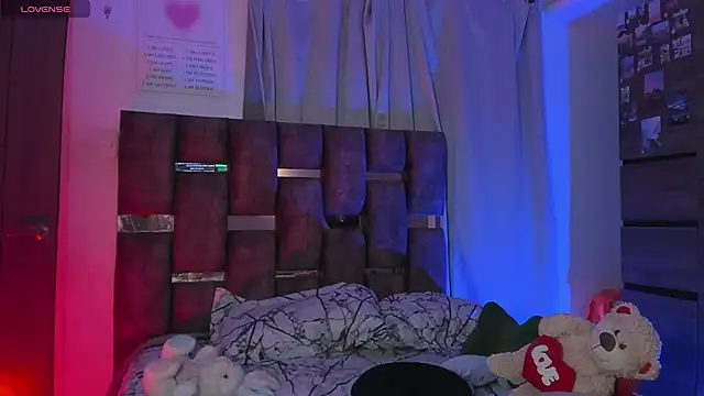 Snapshot of Angelo_018 chatting on January 17, 9:06 am Angelo 018 online show from January 17, 9:06 am