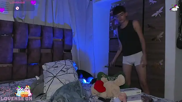 Snapshot of Angelo_018 chatting on January 18, 12:57 pm Angelo 018 online show from January 18, 12:57 pm