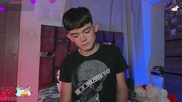 Snapshot of Angelo_018 chatting on January 26, 8:23 pm Angelo 018 online show from January 26, 8:23 pm