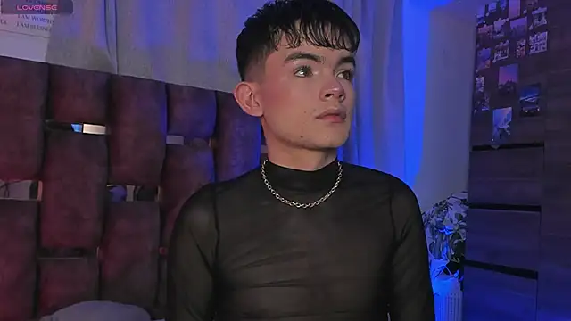 Snapshot of Angelo_018 chatting on January 30, 6:35 am Angelo 018 online show from January 30, 6:35 am