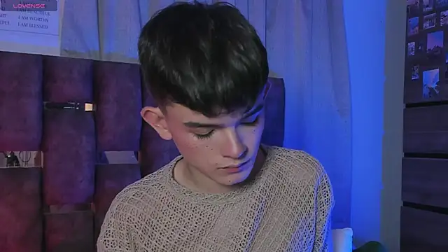 Snapshot of Angelo_018 chatting on February 5, 3:55 am Angelo 018 online show from February 5, 3:55 am