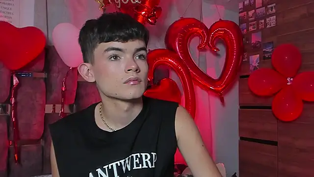 Snapshot of Angelo_018 chatting on February 16, 7:26 am Angelo 018 online show from February 16, 7:26 am