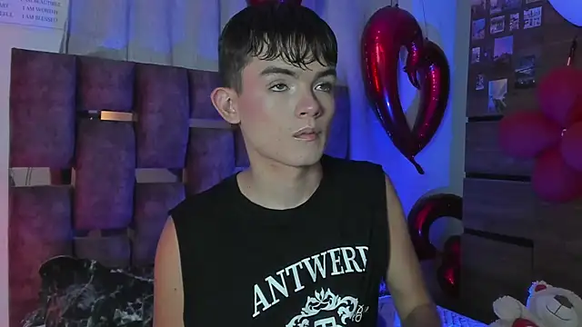 Snapshot of Angelo_018 chatting on February 20, 6:28 am Angelo 018 online show from February 20, 6:28 am