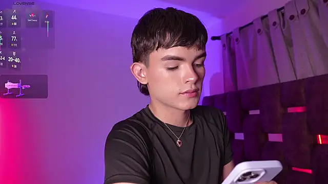 Snapshot of Angelo_018 chatting on October 9, 6:44 am Angelo 018 online show from October 9, 6:44 am