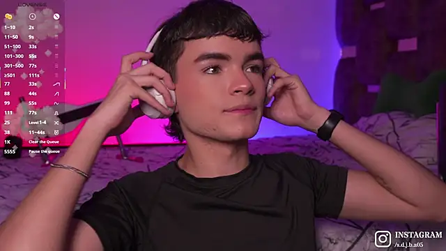 Snapshot of Angelo_018 chatting on October 17, 7:00 am Angelo 018 online show from October 17, 7:00 am