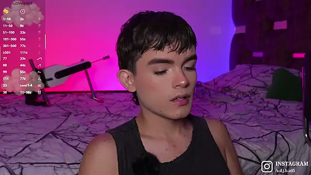 Snapshot of Angelo_018 chatting on October 18, 9:32 am Angelo 018 online show from October 18, 9:32 am