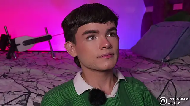 Snapshot of Angelo_018 chatting on October 19, 5:30 am Angelo 018 online show from October 19, 5:30 am