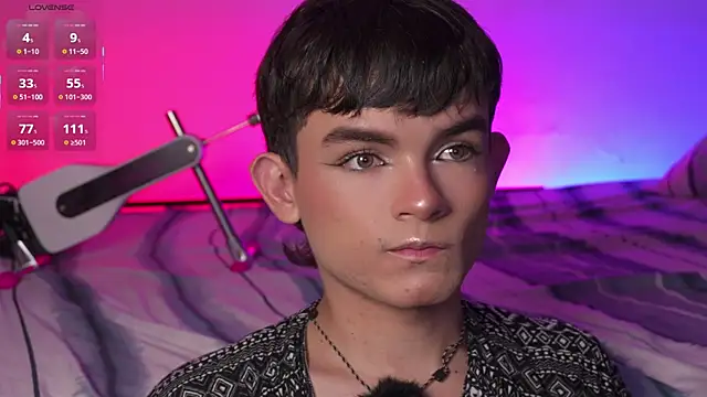 Snapshot of Angelo_018 chatting on October 26, 3:45 am Angelo 018 online show from October 26, 3:45 am