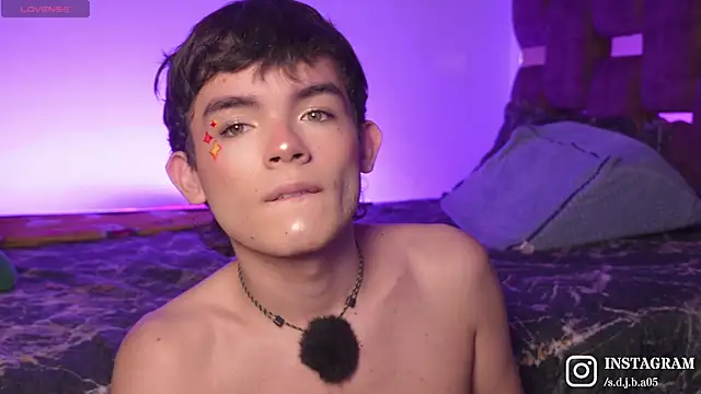 Snapshot of Angelo_018 chatting on November 23, 4:45 am Angelo 018 online show from November 23, 4:45 am