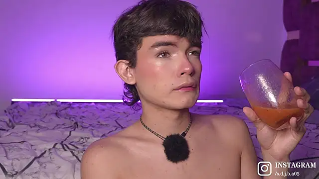 Snapshot of Angelo_018 chatting on November 29, 5:43 am Angelo 018 online show from November 29, 5:43 am