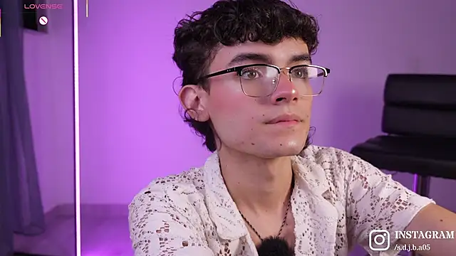 Snapshot of Angelo_018 chatting on March 12, 2:50 am Angelo 018 online show from March 12, 2:50 am