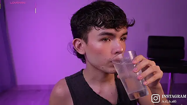 Snapshot of Angelo_018 chatting on March 19, 3:21 am Angelo 018 online show from March 19, 3:21 am