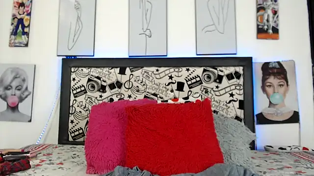 Rihana14 online show from April 18, 5:28 pm