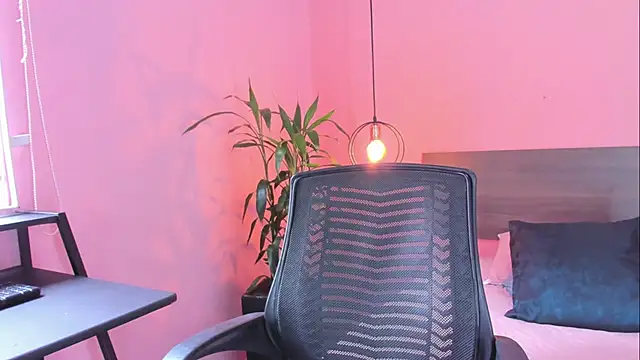 Snapshot of Alana_Suares1 chatting on March 15, 6:10 pm Alana Suares1 online show from March 15, 6:10 pm