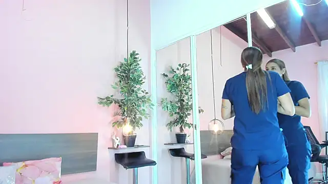 Snapshot of Alana_Suares1 chatting on September 18, 8:55 pm Alana Suares1 online show from September 18, 8:55 pm