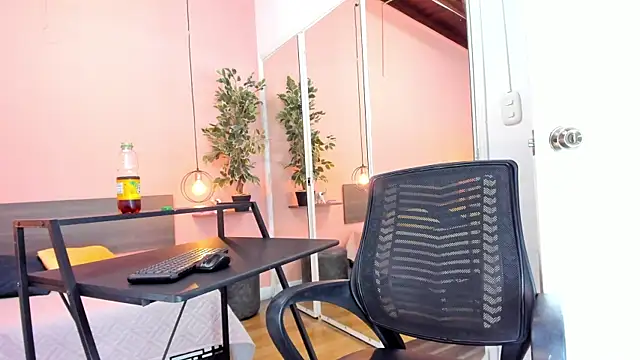 Snapshot of Alana_Suares1 chatting on November 7, 8:53 pm Alana Suares1 online show from November 7, 8:53 pm