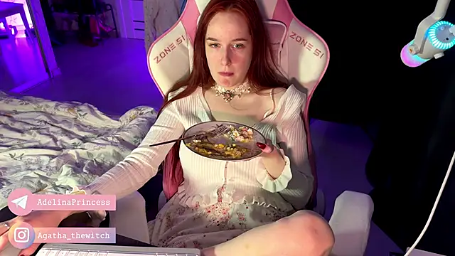 Snapshot of pearl_princess_ chatting on December 21, 5:36 am pearl princess  online show from December 21, 5:36 am