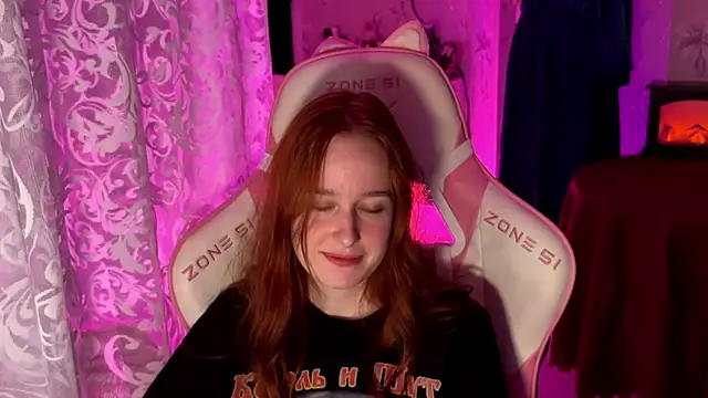 Snapshot of pearl_princess_ chatting on October 9, 1:20 pm pearl princess  online show from October 9, 1:20 pm