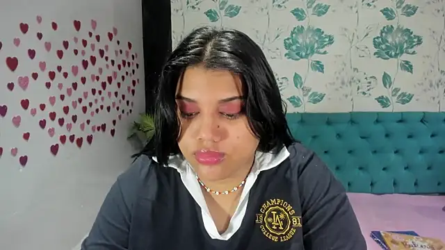 LindaBreeS online show from February 7, 7:59 pm