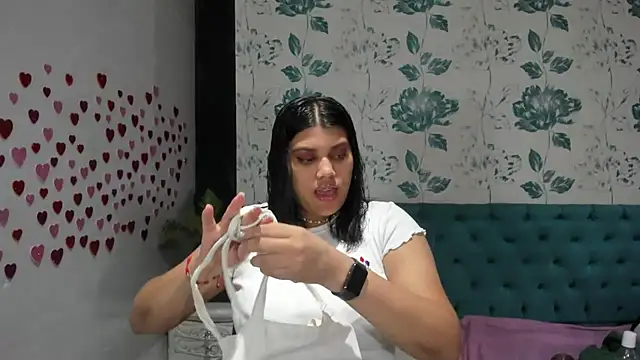 LindaBreeS online show from February 11, 9:25 pm