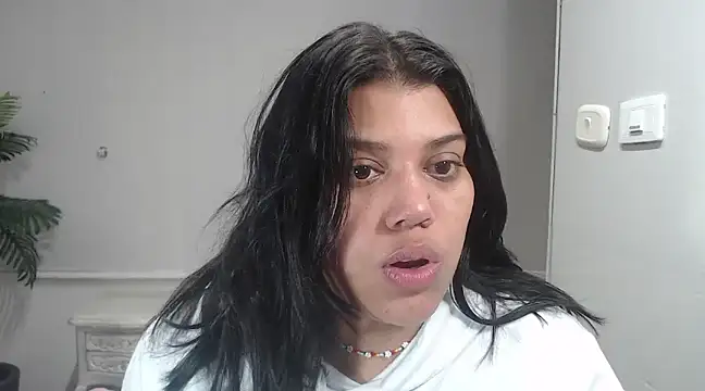 LindaBreeS online show from February 17, 8:04 pm