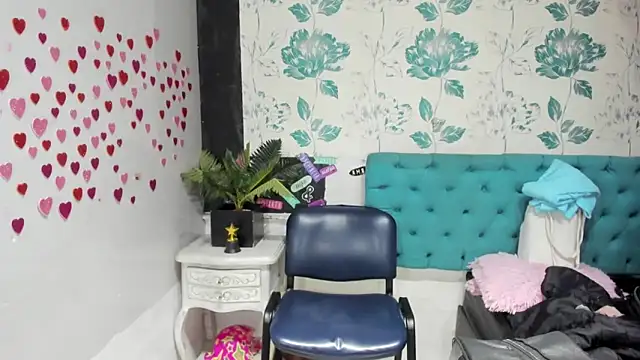 LindaBreeS online show from March 6, 9:20 pm