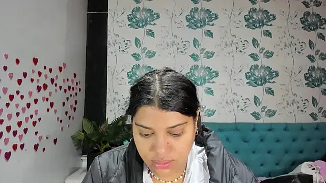 LindaBreeS online show from March 9, 2:21 pm