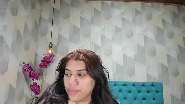 LindaBreeS online show from September 14, 4:00 am