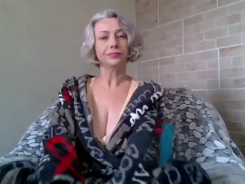 Snapshot of Lorie_Carrie chatting on October 19, 11:00 am Lorie Carrie online show from October 19, 11:00 am