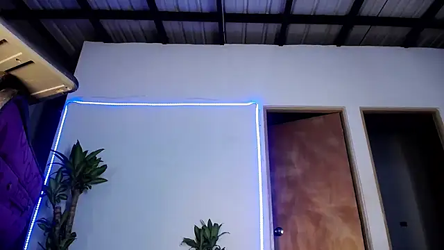 Snapshot of valeng_doll chatting on February 7, 6:03 am valeng doll online show from February 7, 6:03 am