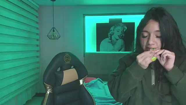 Andrea Ramos online show from February 22, 8:18 am