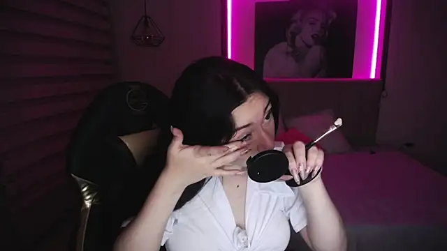 Andrea Ramos online show from March 11, 2:54 am